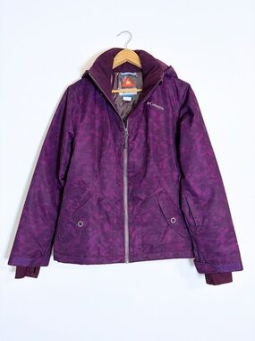 Women’s Columbia Purple Camo Hooded Ski Jacket. Omni heat Hiking, Snowboarding M